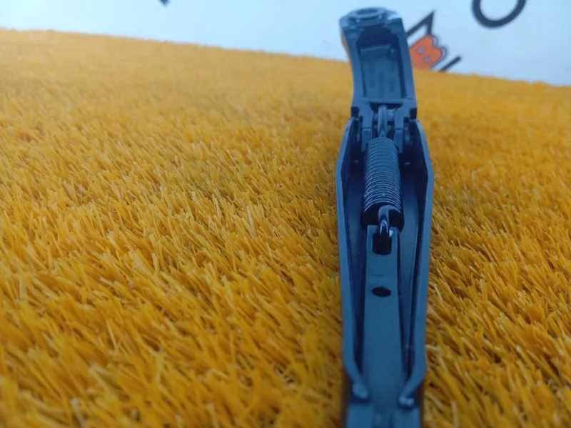 Поводок стеклоочистителя лобового стекла