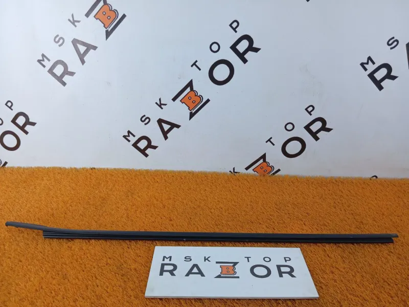 Уплотнитель стекла двери