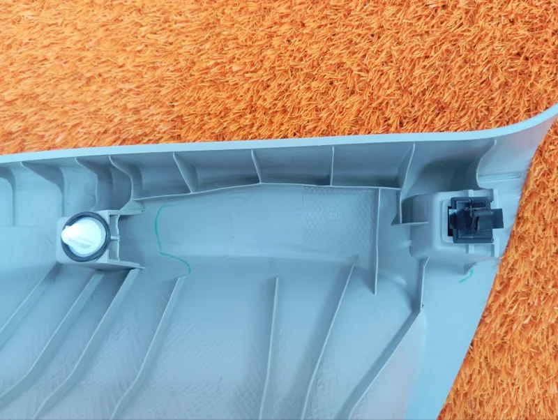 Накладка на стойку кузова