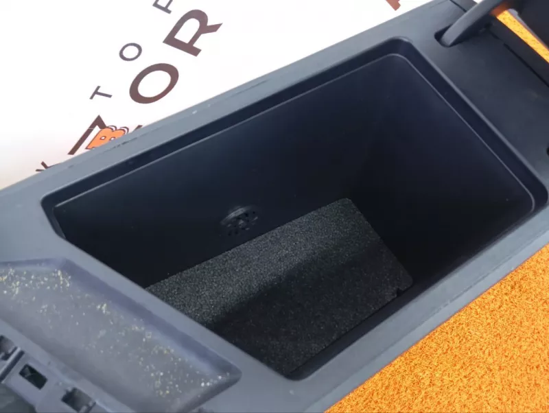 Подлокотник