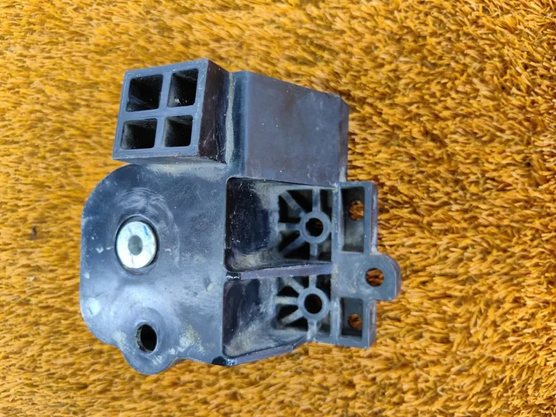 Крепление радиатора