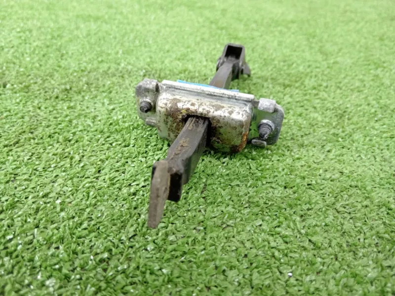 Ограничитель двери