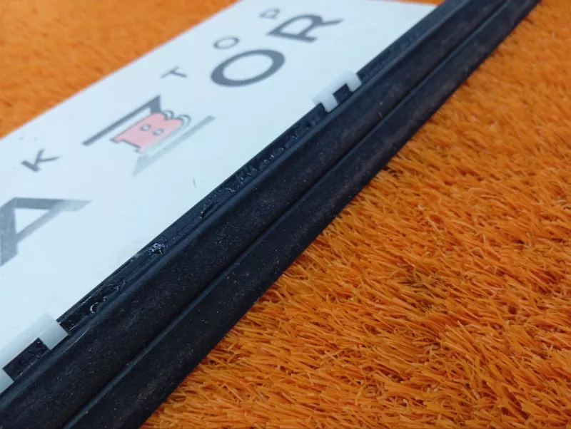 Молдинг стекла