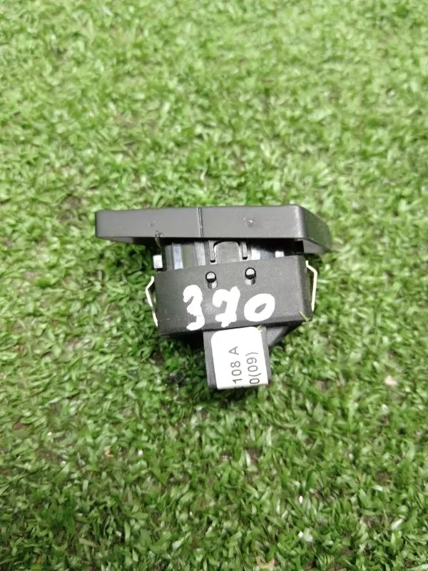 Кнопка центрального замка