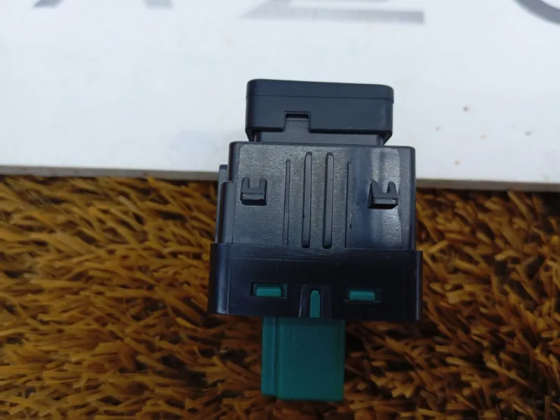 Кнопка обогрева сидений