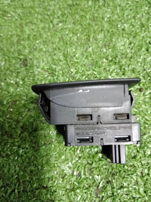 Кнопка стеклоподъемника