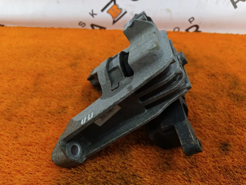 Опора двигателя