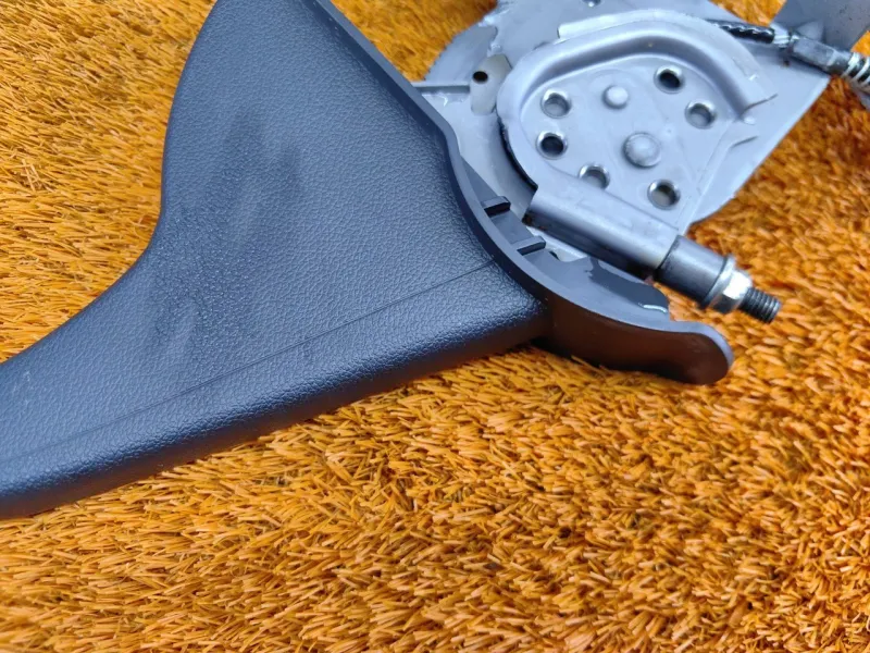 Рычаг стояночного тормоза