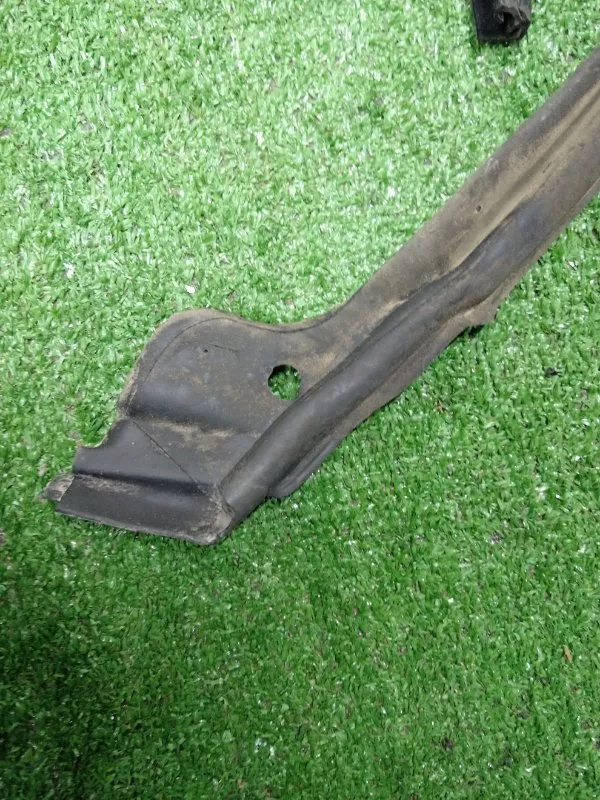 Уплотнитель стекла двери