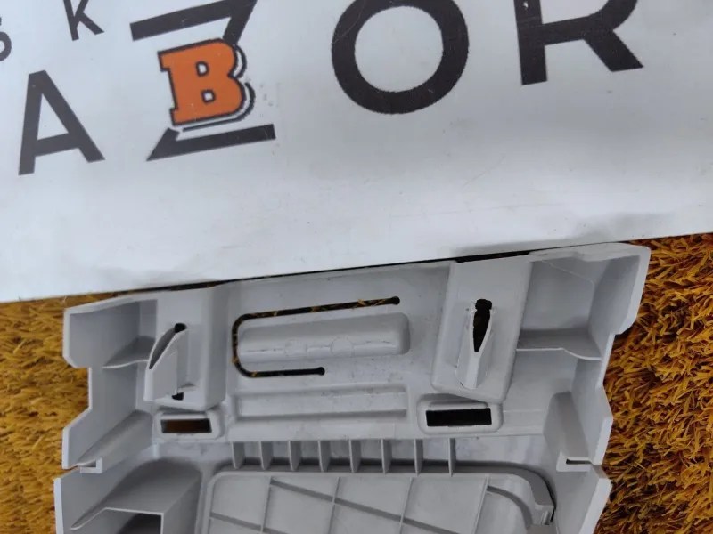 Обшивка центральной стойки