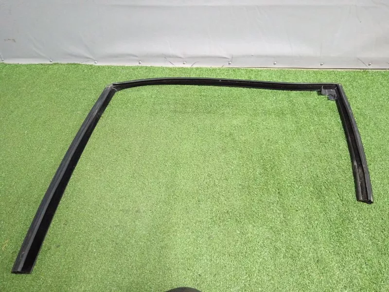 Уплотнитель стекла двери