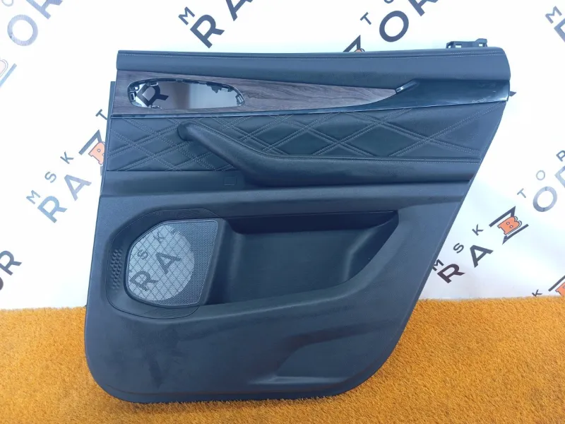 Обшивка двери