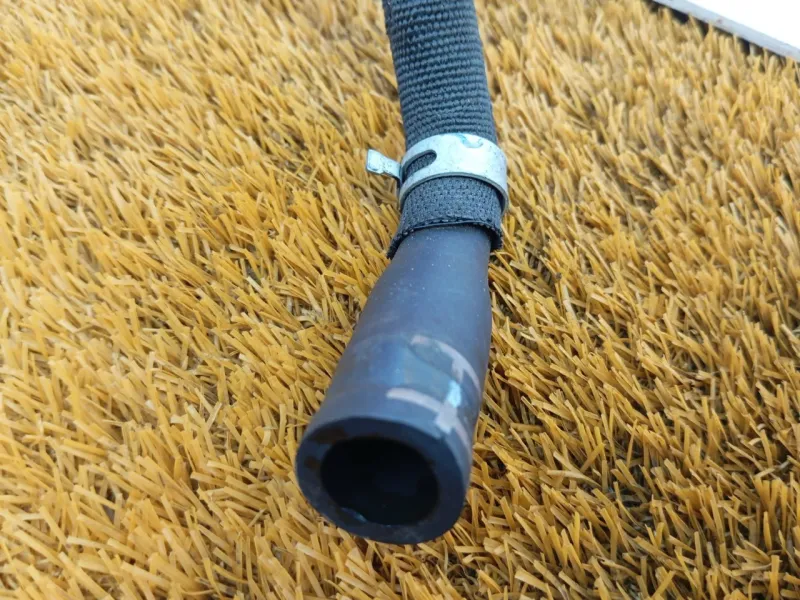 Патрубок отопителя