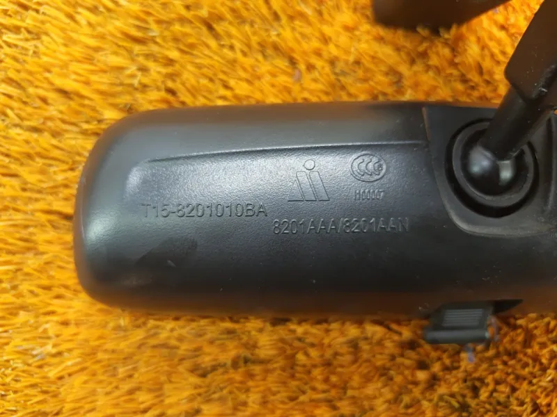 Зеркало заднего вида