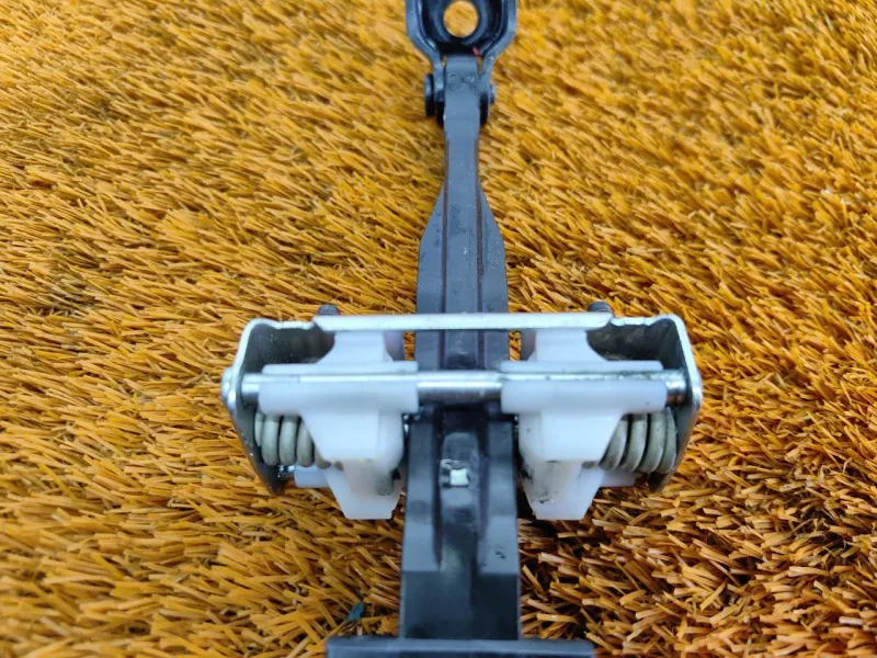 Ограничитель двери