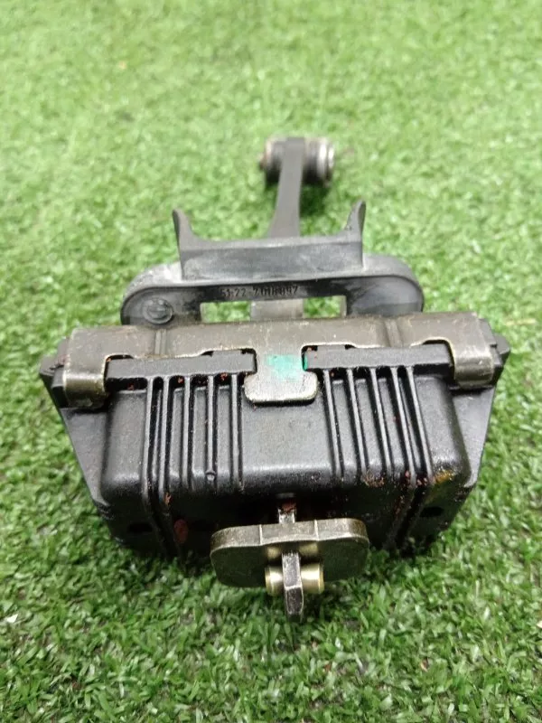 Ограничитель двери