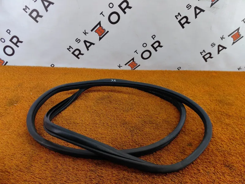 Уплотнитель проема двери