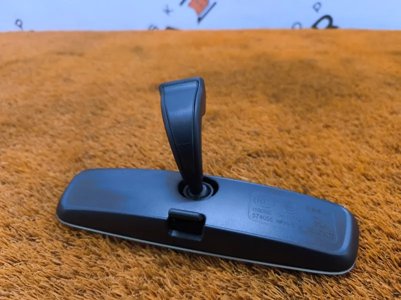 Зеркало заднего вида