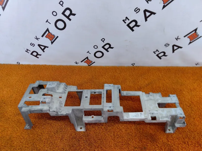 Кронштейн центральной консоли