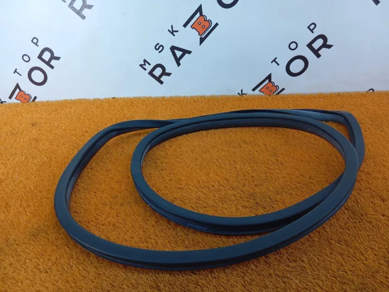 Уплотнитель двери