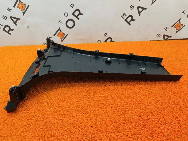 Обшивка центральной стойки