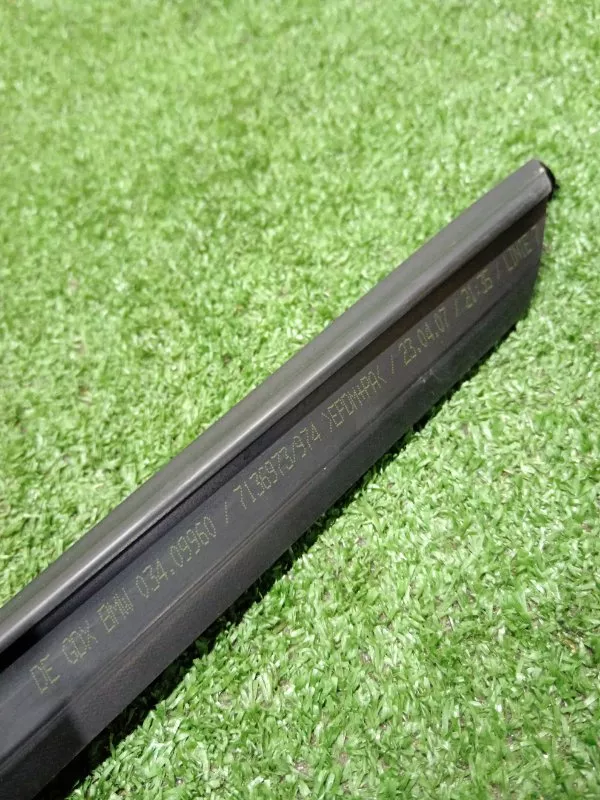 Уплотнитель стекла двери