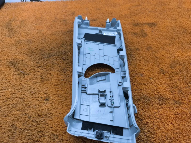 Обшивка центральной стойки