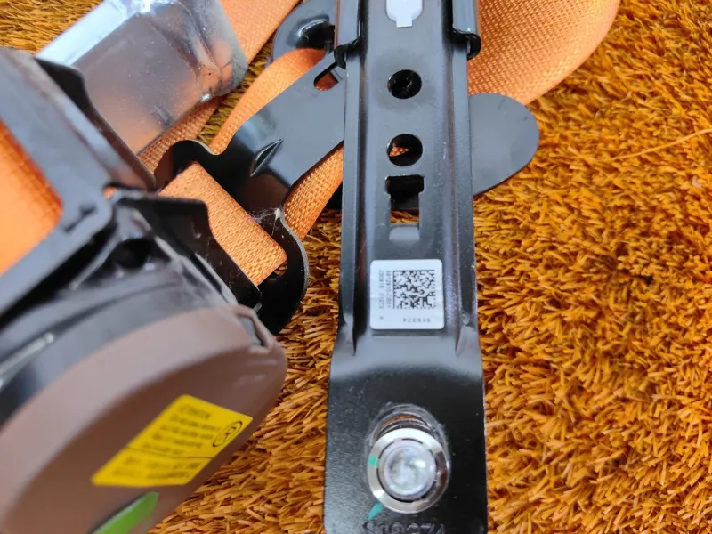 Ремень безопасности