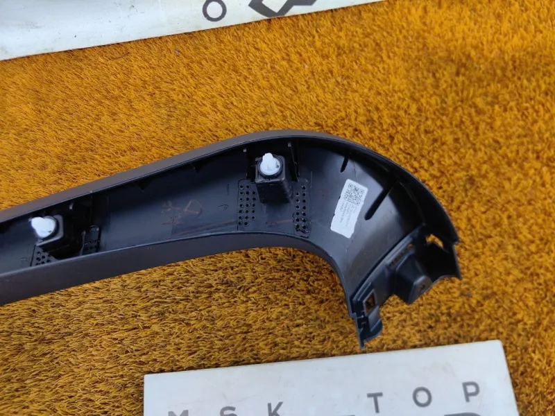 Обшивка двери багажника