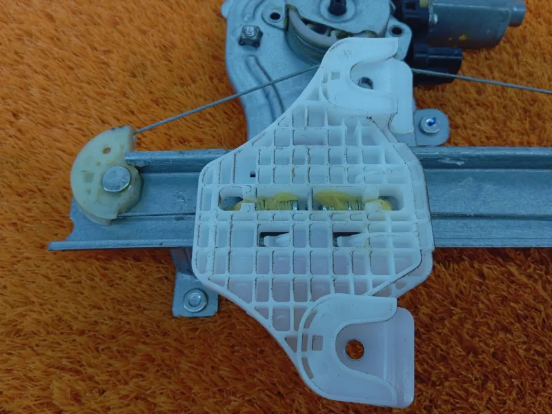 Стеклоподъемник