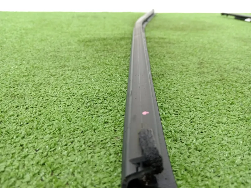 Уплотнитель стекла двери