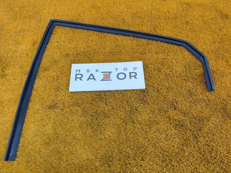 Уплотнитель стекла двери