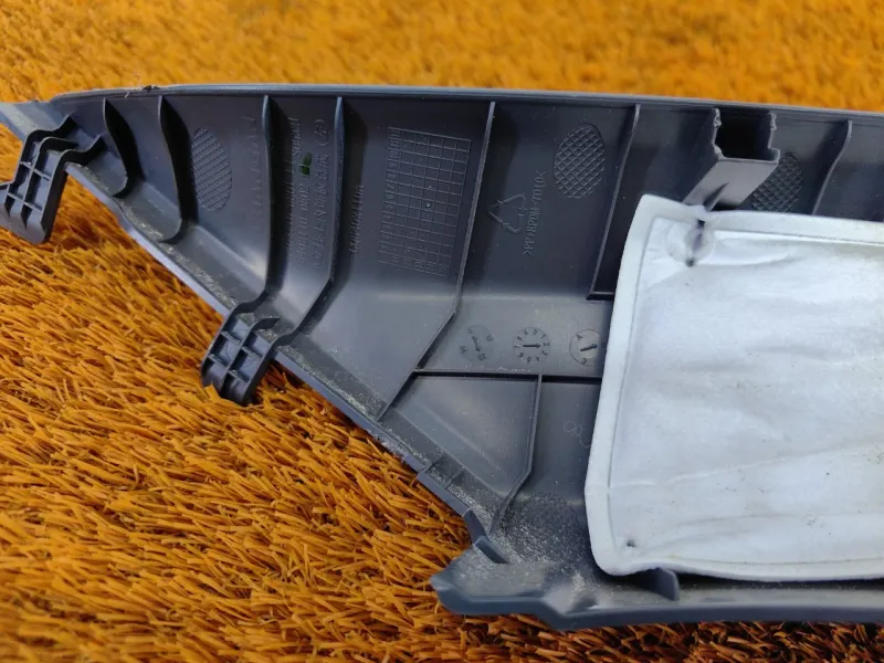 Накладка на стойку кузова