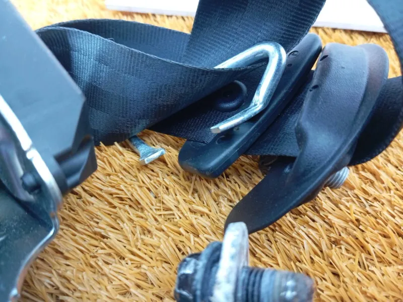 Ремень безопасности