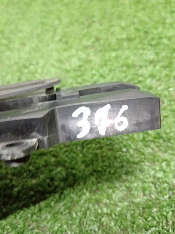 Кронштейн ручки двери