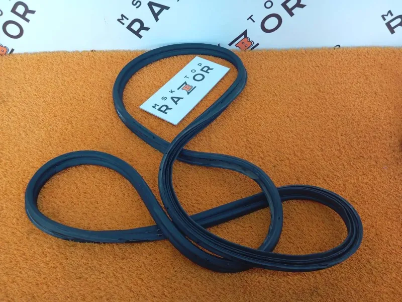 Уплотнитель багажника