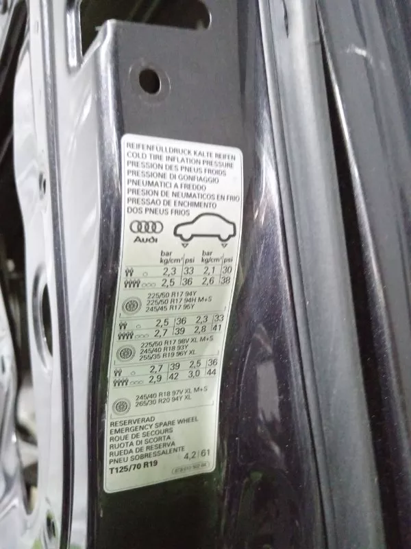 Дверь Audi A5 2010 8T8831052C 8T, передняя правая