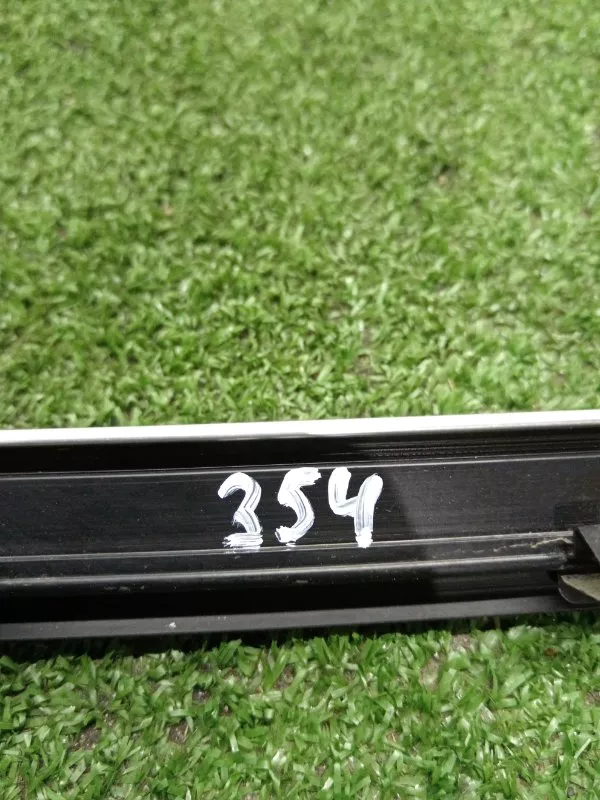 Уплотнитель стекла двери