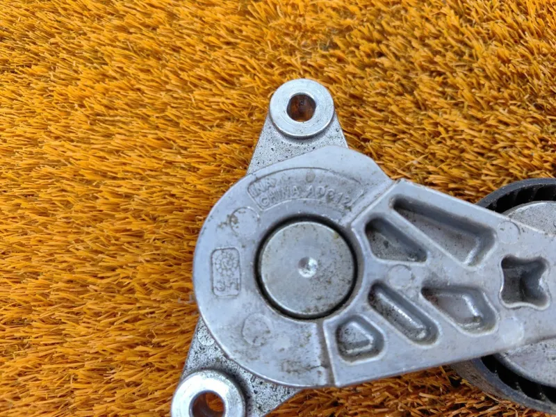 Ролик натяжной навесного оборудования