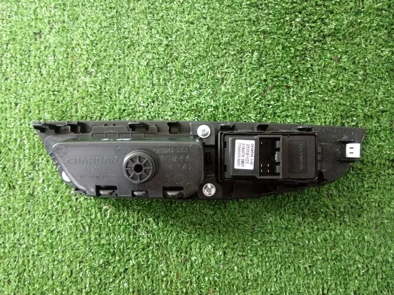 Кнопка стеклоподъемника