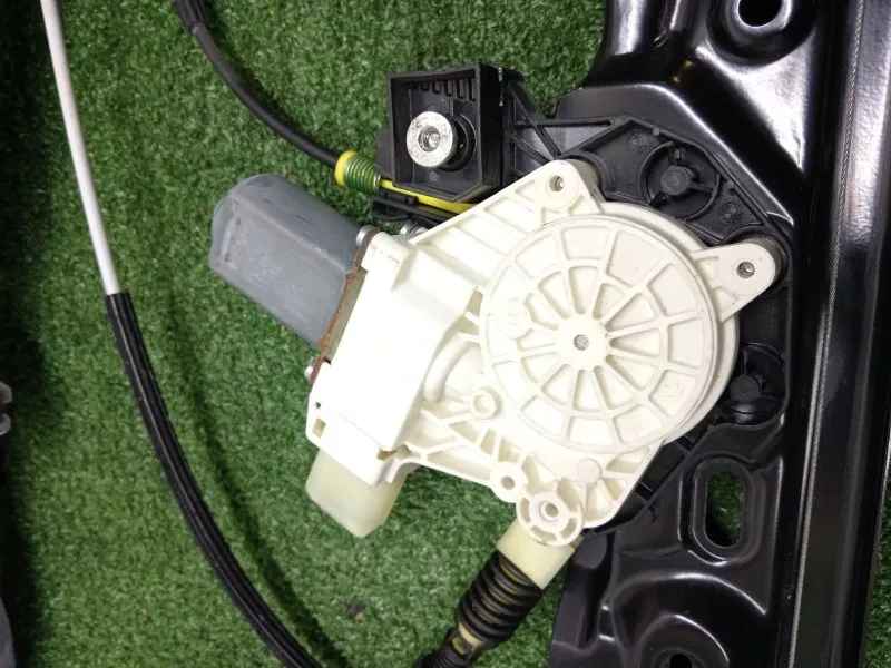 Стеклоподъемник BMW 5-Series 2012 51337182131 F10, передний левый