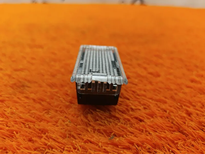 Плафон подсветки багажника