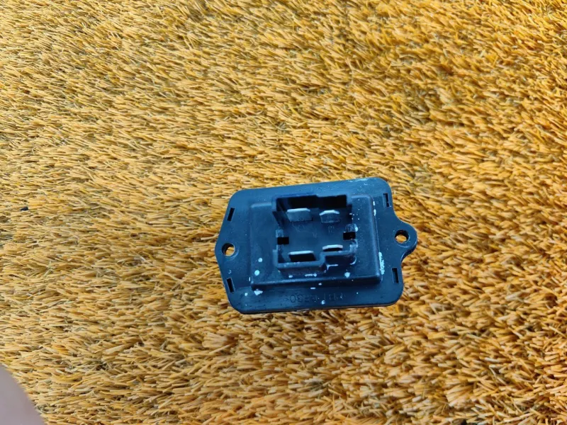 Резистор отопителя