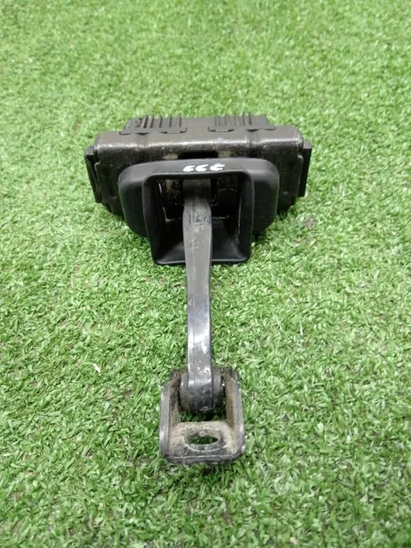 Ограничитель двери