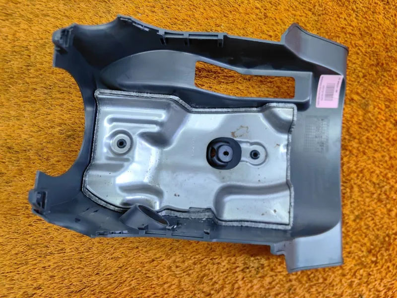 Кожух рулевой колонки