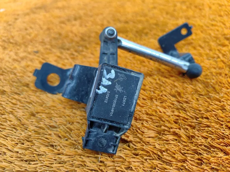 Датчик высоты дорожного просвета