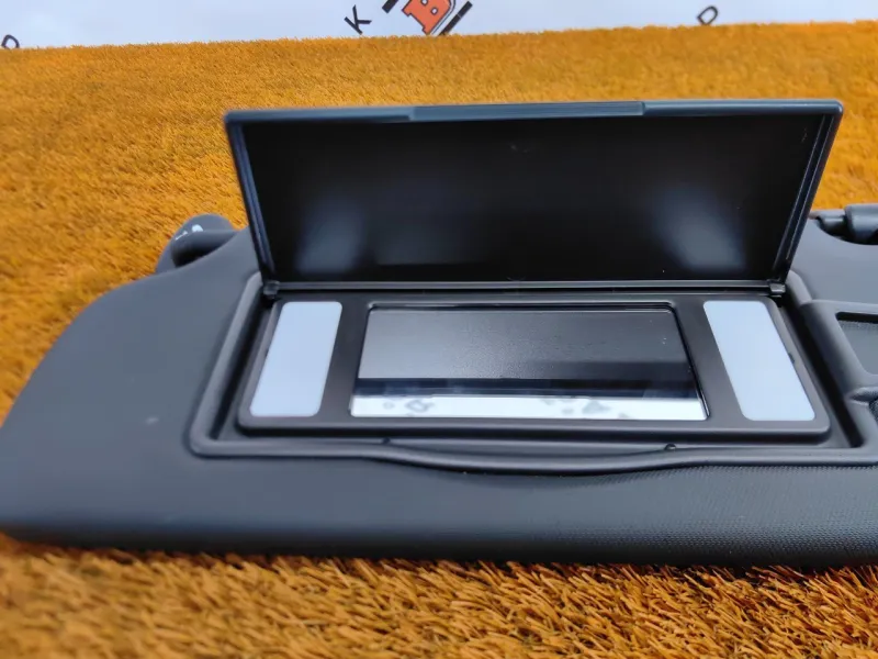 Козырек солнцезащитный