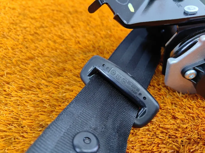 Ремень безопасности