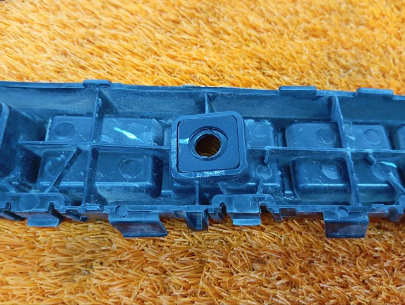 Крепление бампера