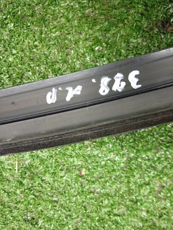 Уплотнитель стекла двери